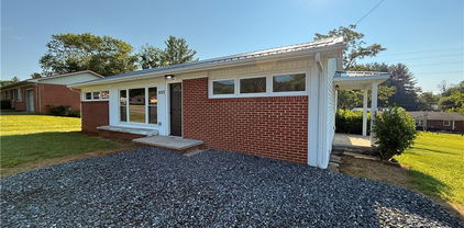 148 Brook Lane, West Jefferson