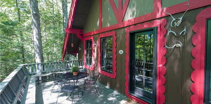 335 Cherry, Boone