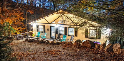 151 Pond Creek Road, Beech Mountain