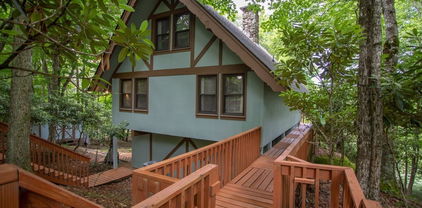 910 Charter Hills Road, Beech Mountain