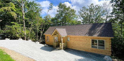 225 Oak Road, Beech Mountain