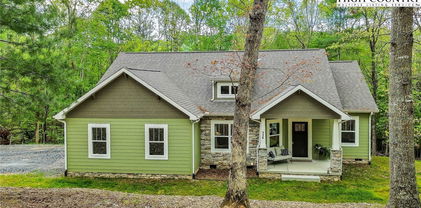 116 Huntsman Court, Laurel Springs