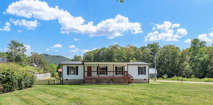 668 Mabel School Road, Zionville