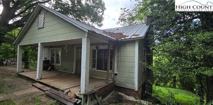 127 SE Hibriten Mountain Drive, Lenoir