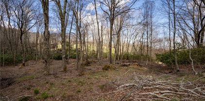 ES42 Firesong Lane, Banner Elk
