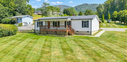 668 Mabel School Road, Zionville