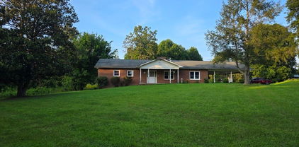 2591 Boomer Road, Boomer