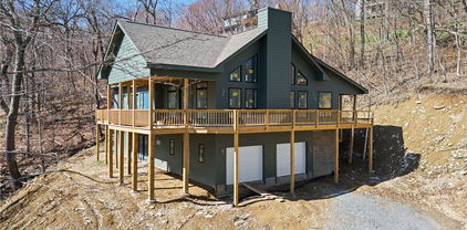 240 Silver Fox Trail, Beech Mountain