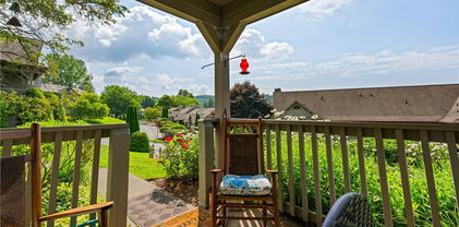 234 Stringfellow Unit Hickory 1, Blowing Rock