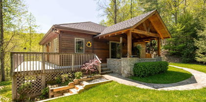 176 Holly Falls Trail, Deep Gap