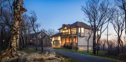 412 Oz Road, Beech Mountain