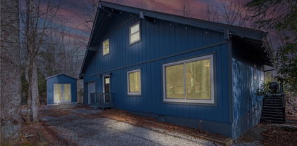 101 Pond Creek Road, Beech Mountain