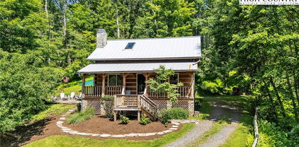 174 Bass Pond Roads, Warrensville