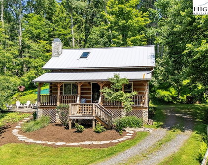 174 Bass Pond Roads, Warrensville