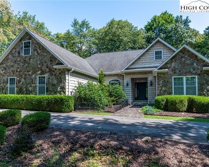 116 Fawn Lane, Roaring Gap