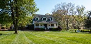 906 Long Hill Road, Pilot Mountain