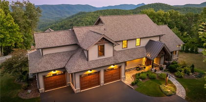 2274 Reynolds Parkway, Boone