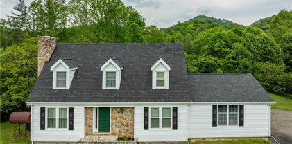 1546 Stage Road, Mountain City