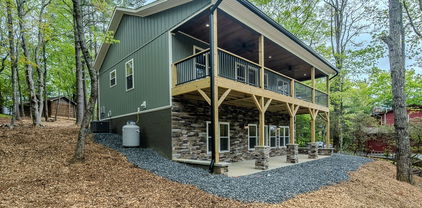 130 Grandfather Trail, Fleetwood