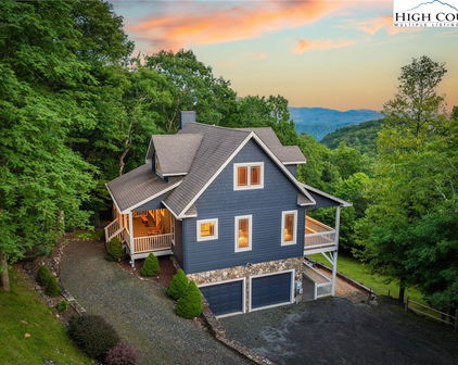 211 Maple Tree Lane, West Jefferson