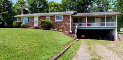 415 Decatur Avenue, Elkin