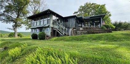 2487 Air Bellows Gap, Sparta