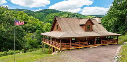 6741 S 421 Highway, Mountain City
