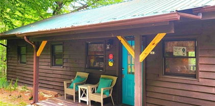 304 McGuire Road, Sugar Grove