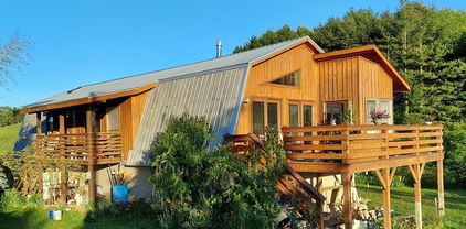 29 Wagon Wheel Road, Elk Creek