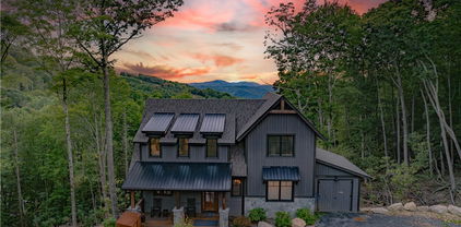 200 Fernwood Trail, Elk Park