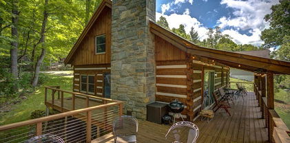 917 Harley Perry Road, Zionville