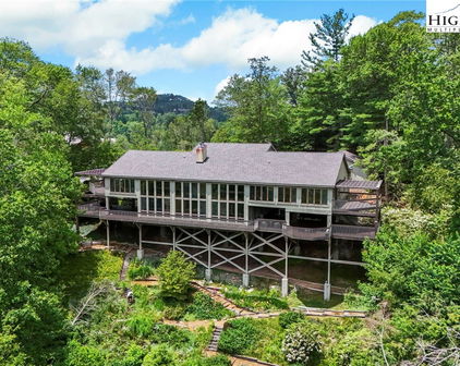 514 Raven Ridge Road, Banner Elk