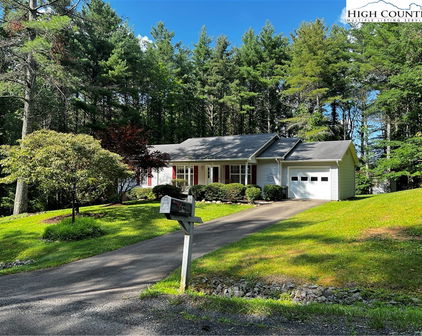 22 Holly Run, Glade Valley