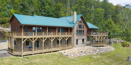 342 Locust Gap Road, Vilas
