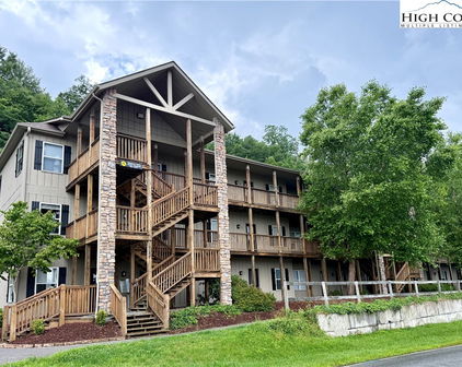 800 Meadowview Unit 17, Boone