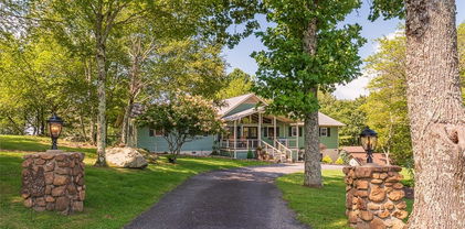 378 Ridge Road, Roaring Gap