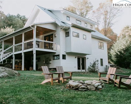 2753 Dutch Creek Road, Banner Elk