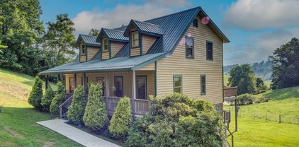 1212 Dry Hill Road, Butler
