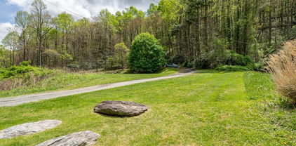 2137 NC Highway 105, Boone