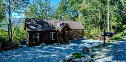 225 Oak Road, Beech Mountain