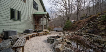 442 Aldridge Road, Banner Elk