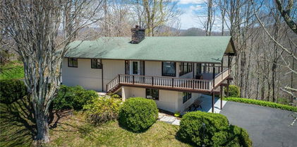 405 Strawberry Lane, Newland