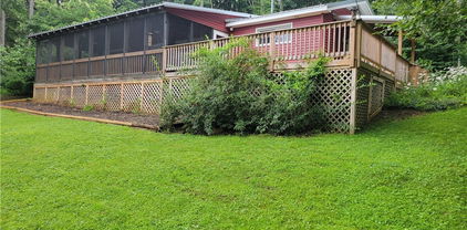 211 Parkway Lane, Sparta