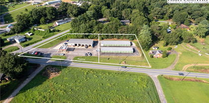 667 N NC 16 Highway, Taylorsville