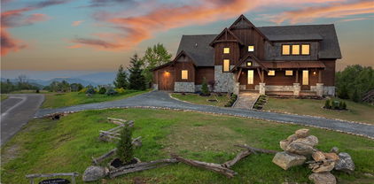 13 Eagle Meadow Path, Banner Elk