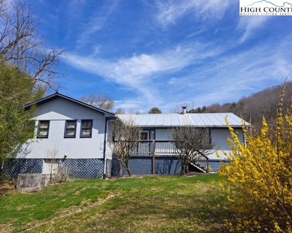 25 Reuben Wooten Road, Banner Elk