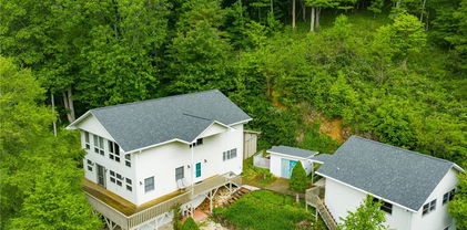 2530 Bear Wallow Road, Lansing