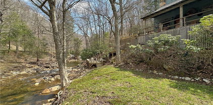 3209 Howards Creek Road, Boone