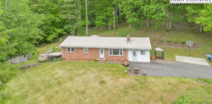 977 Buck Mountain Circle, West Jefferson
