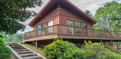 835 Ridge Road, Spruce Pine